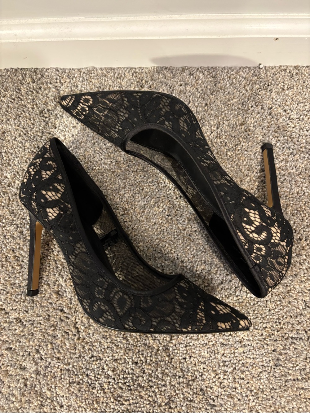NWT Express Women’s Black Lace Floral Pointed Toe Stiletto Pumps Heels 8
